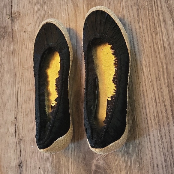 Nine West l slip ons l slight wedge l new l 7.5 l Black satin color l Ladies - Picture 2 of 8